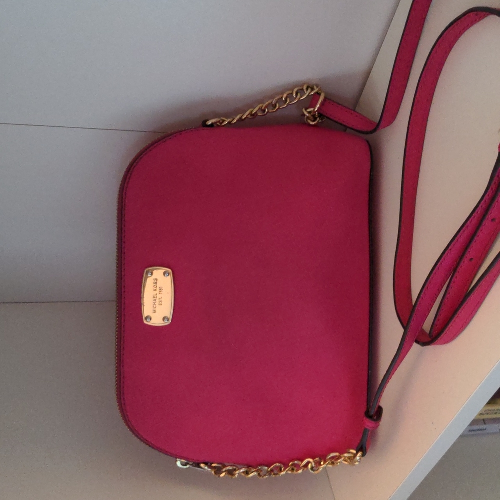 🌟 HOLIDAY SALE🌟 Hot pink crossbody